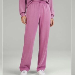 Lululemon Softstreme High-Rise Pant *Full Length
Velvet Dust size 4